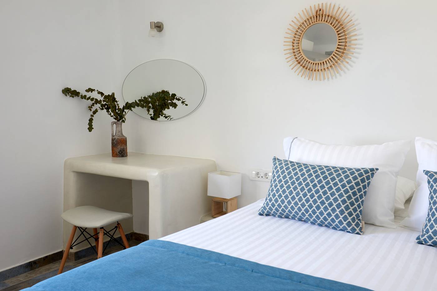 El-Verano-Collection-Santorini-Room-37