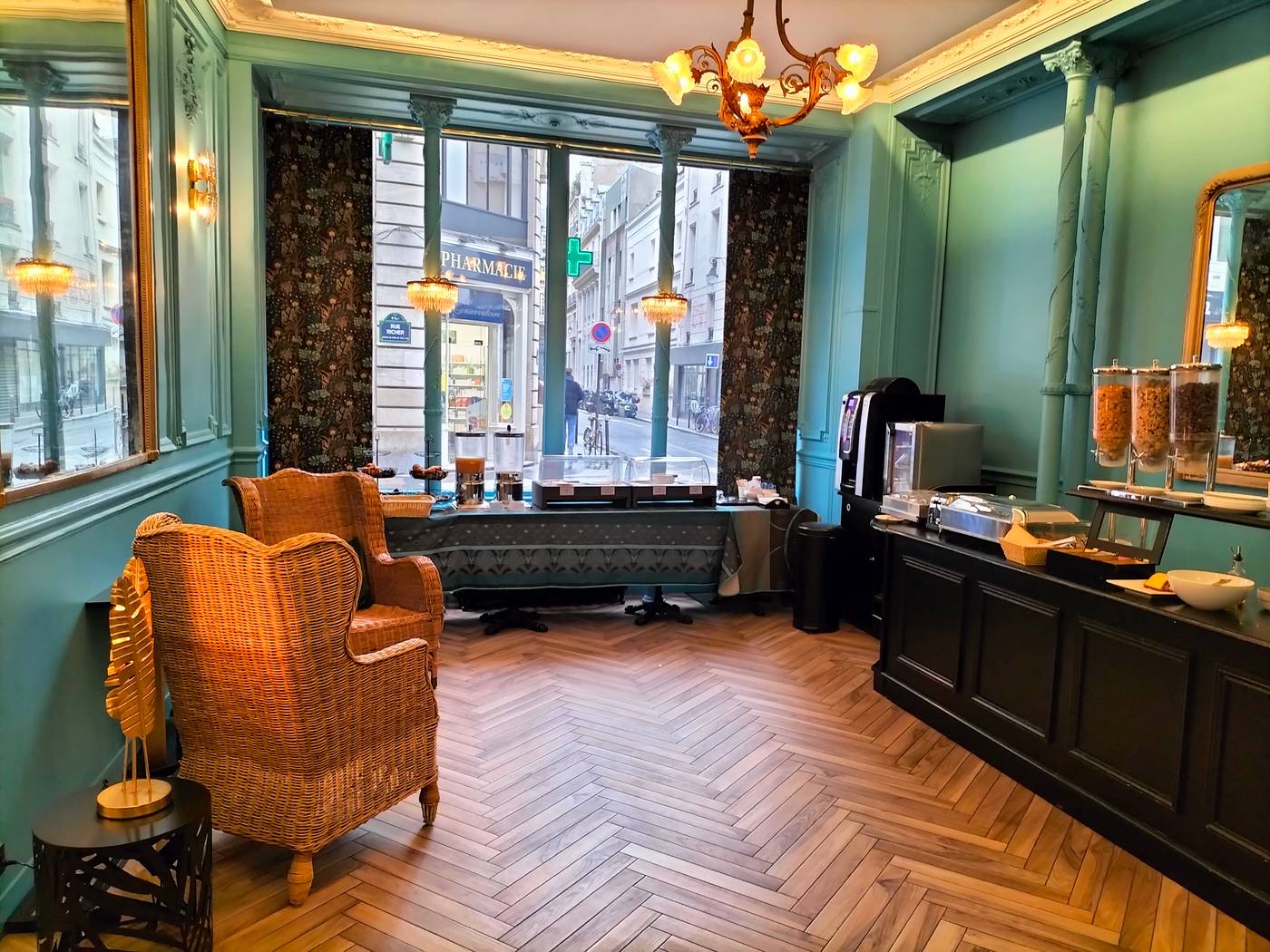 Peyris-Opera-Restaurant-10