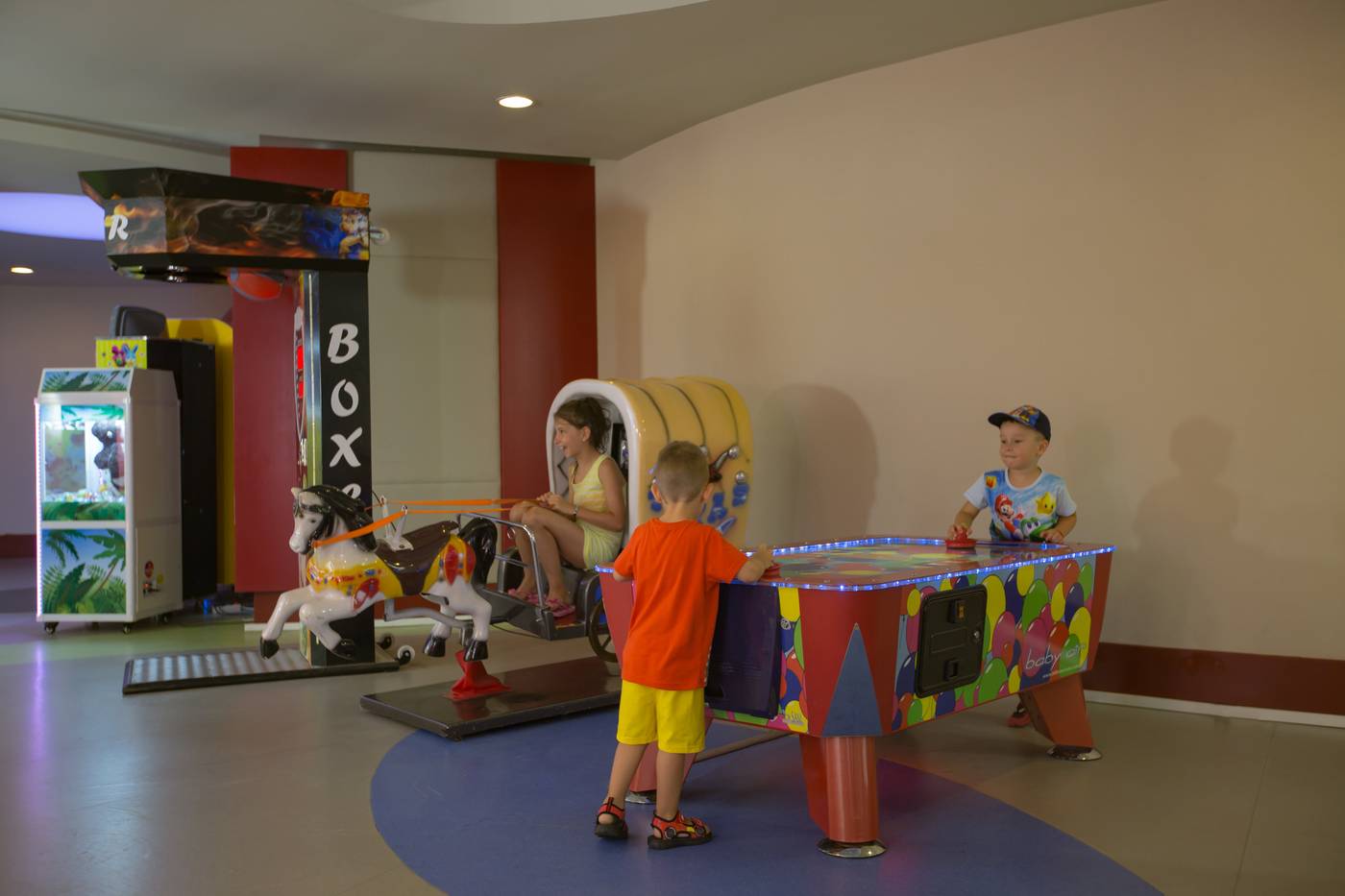 Royal-Alhambra-Palace-Sports-and-Entertainment-56