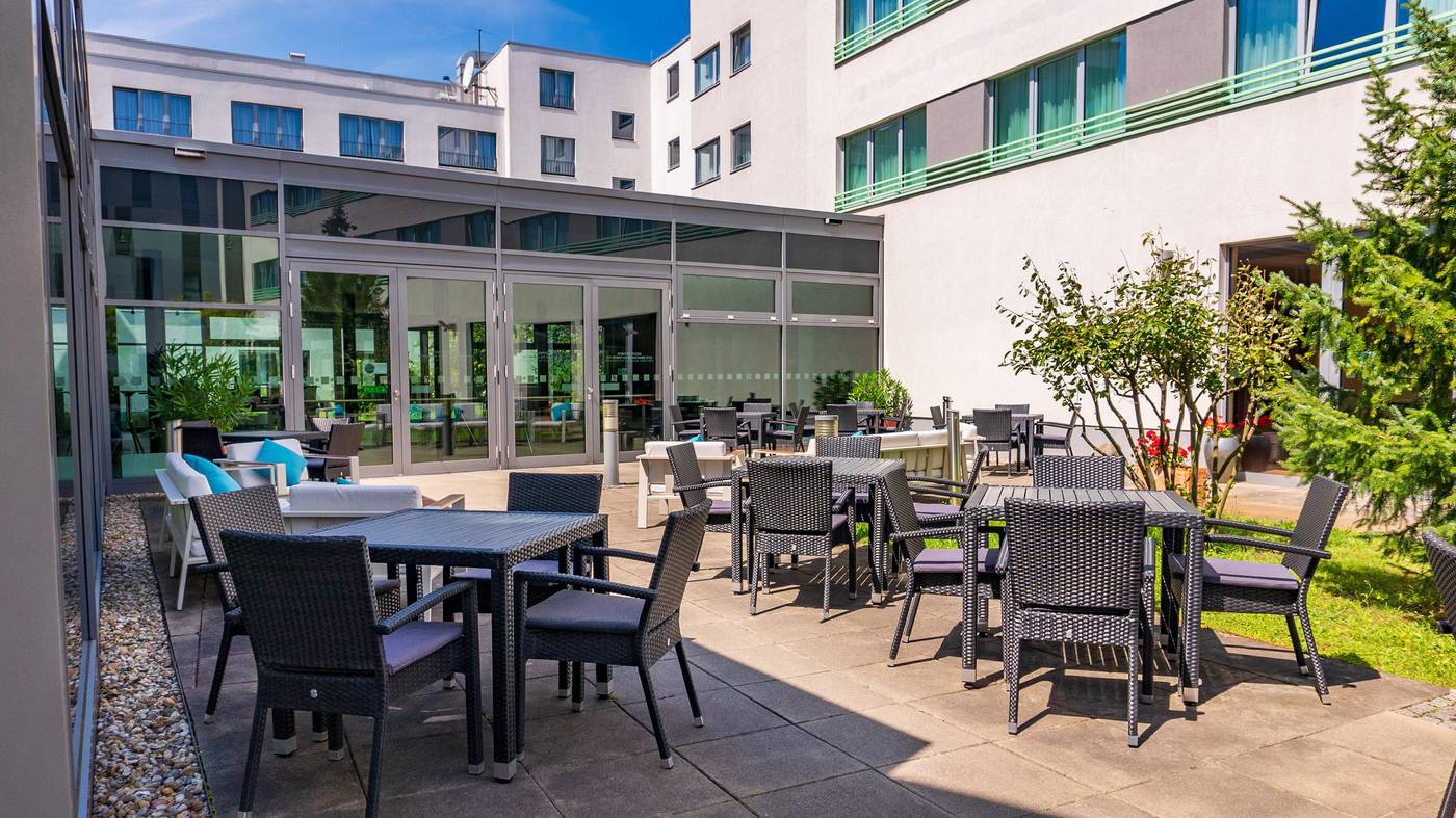 Holiday-Inn-Berlin-Airport-Conference-Center-Restaurant-50