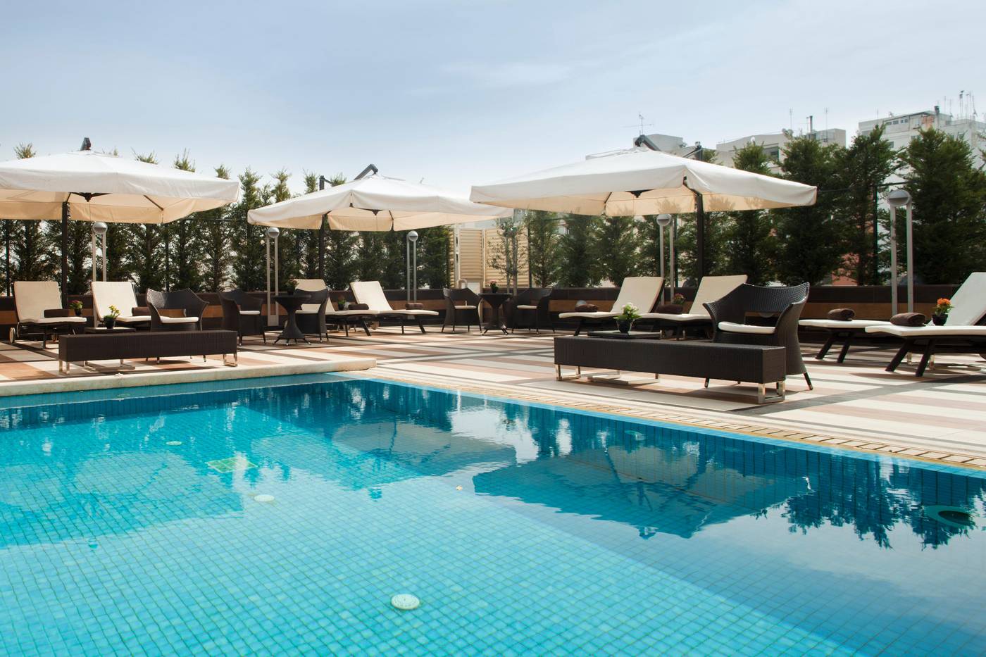 Crowne-Plaza-Athens-Pool-57