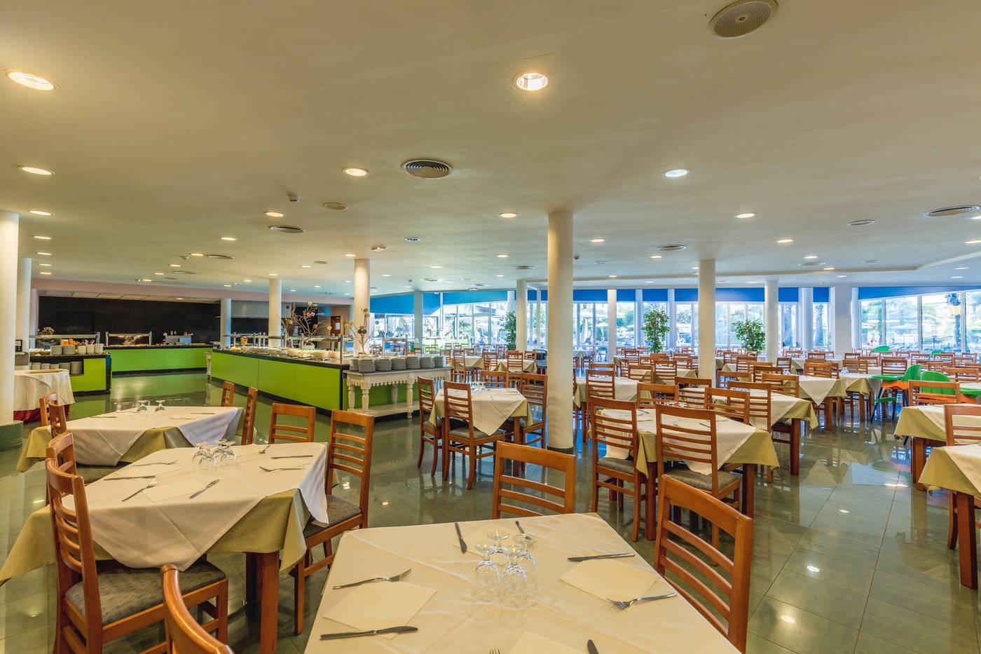 Vacances-Menorca-Resort-Restaurant-48