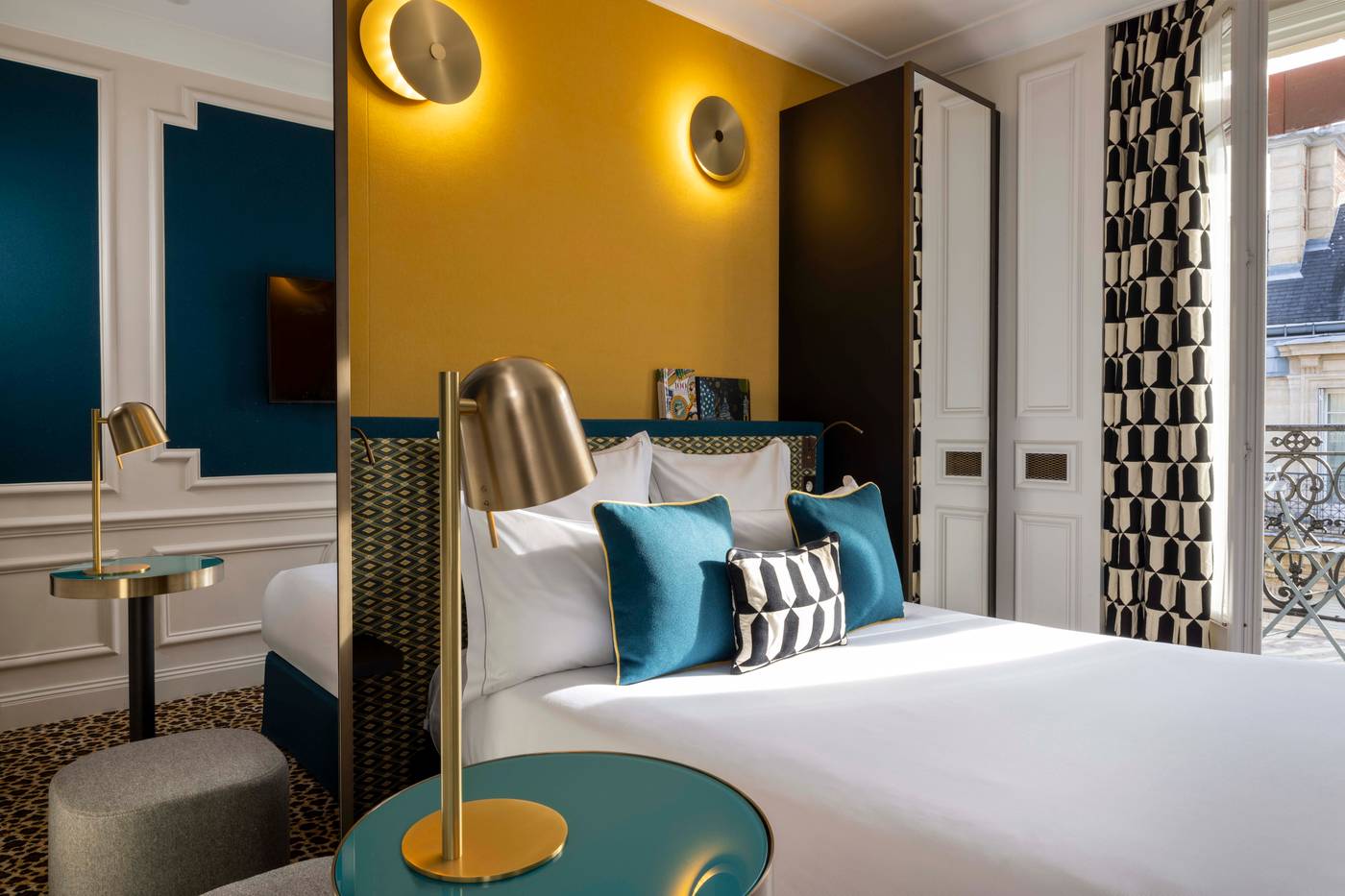 West-end-Paris-Room-32