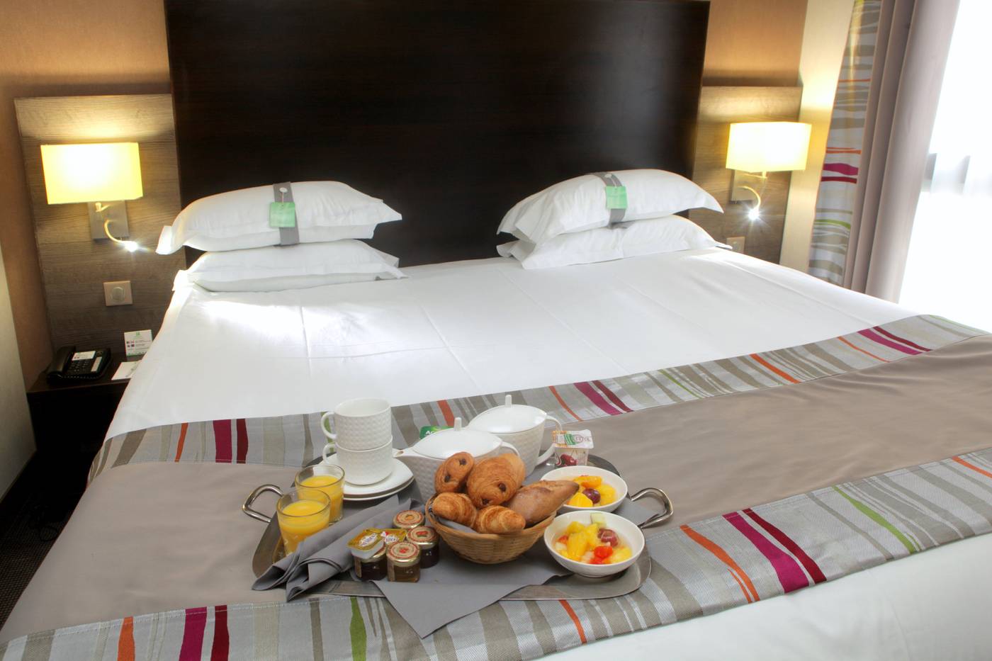 Holiday-Inn-Paris---Montmartre-Room-32