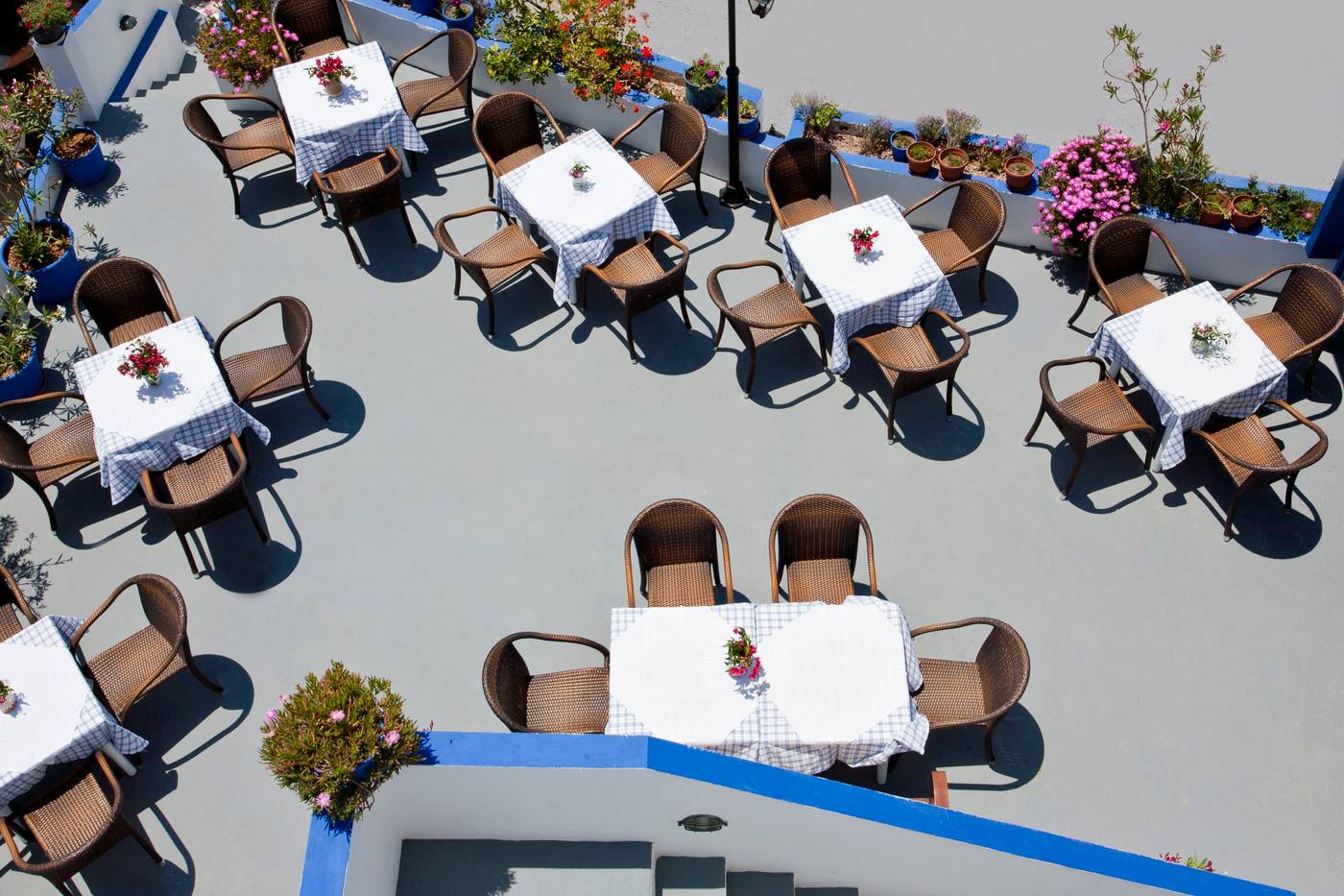 Ancient-Thira-Restaurant-4