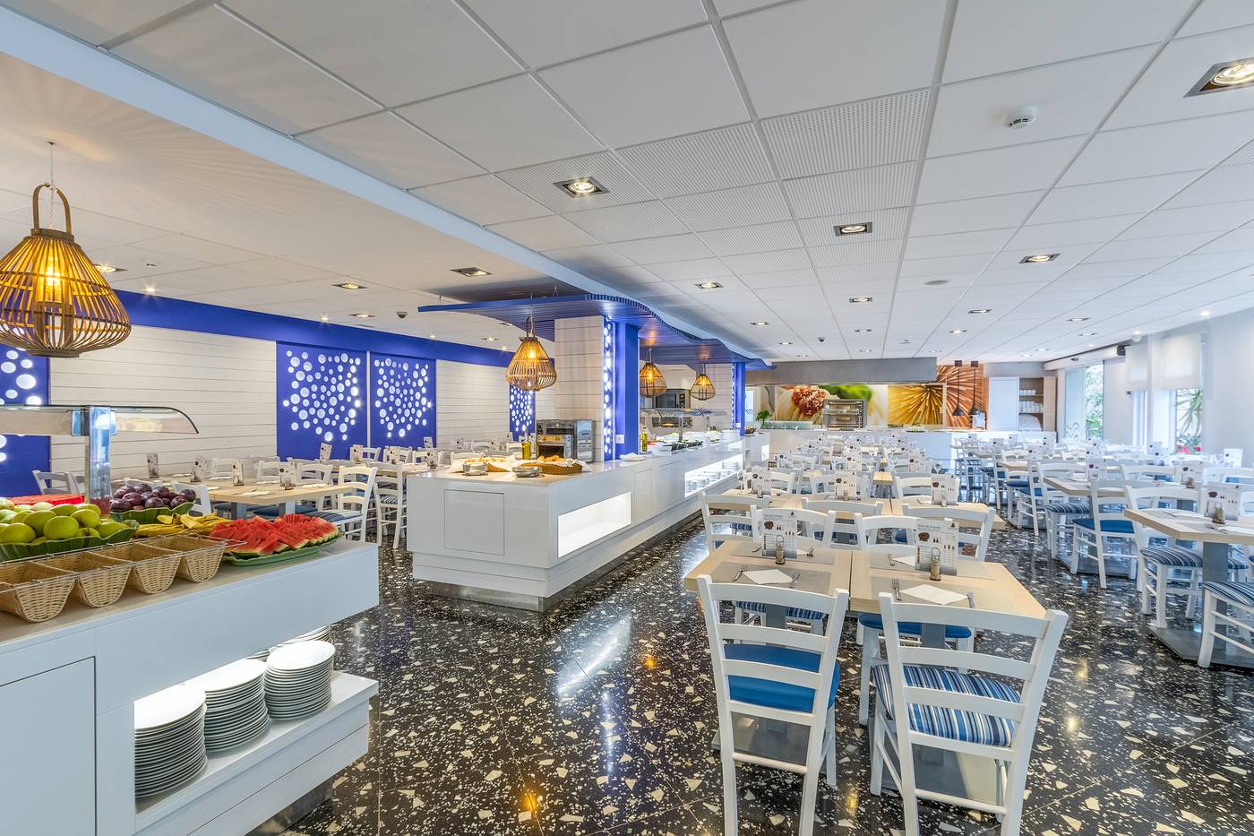 Apartamentos-Neptuno-Calella-Restaurant-30