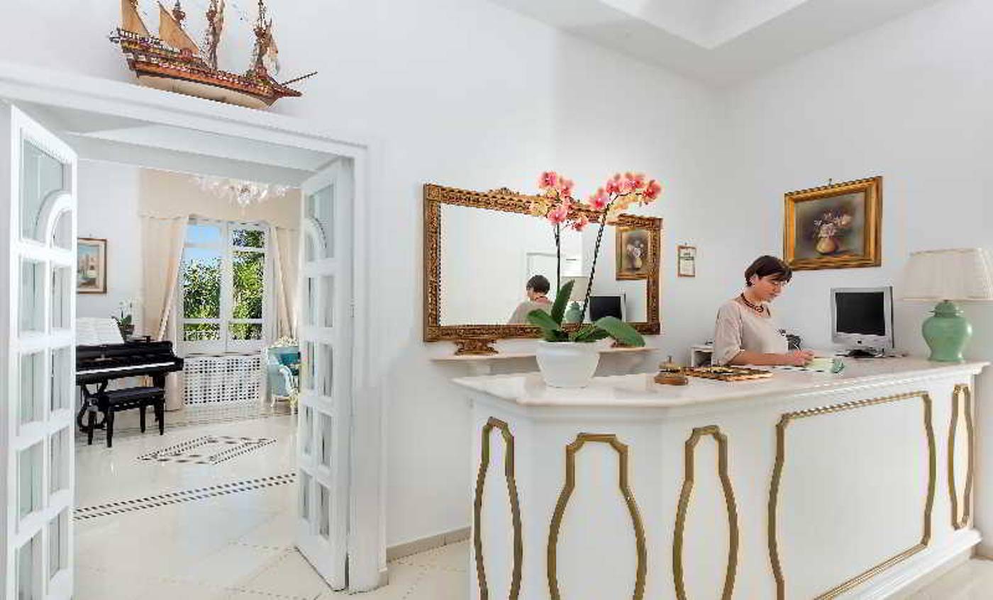 Villa-Garden-Lobby-56