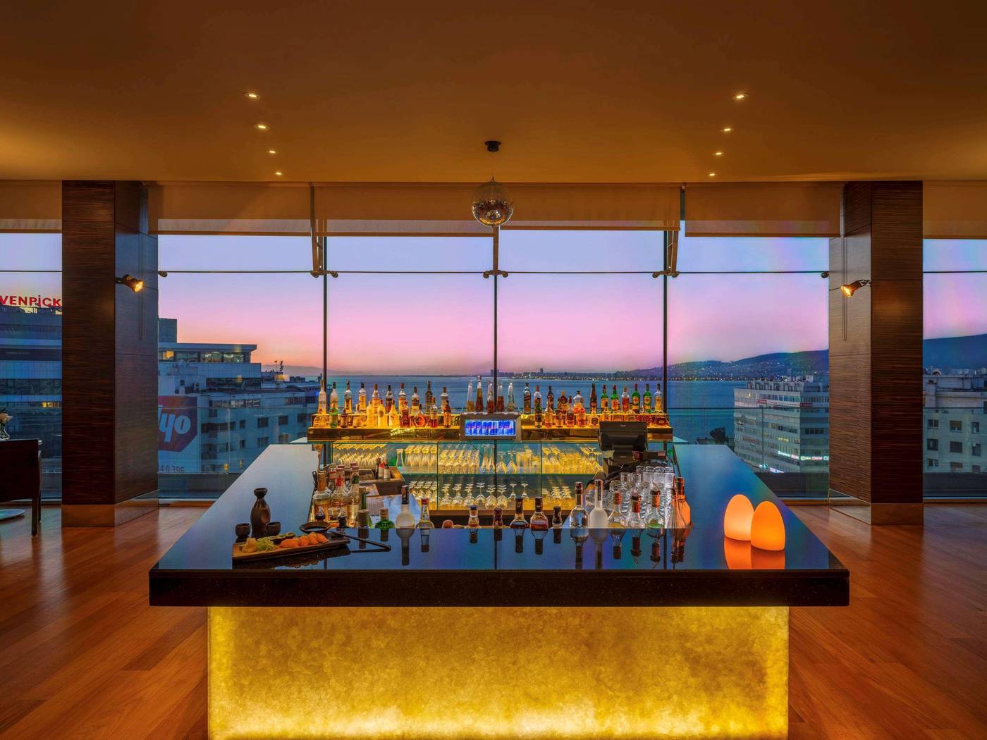 Swissotel-Grand-Efes-Izmir-Bar-65