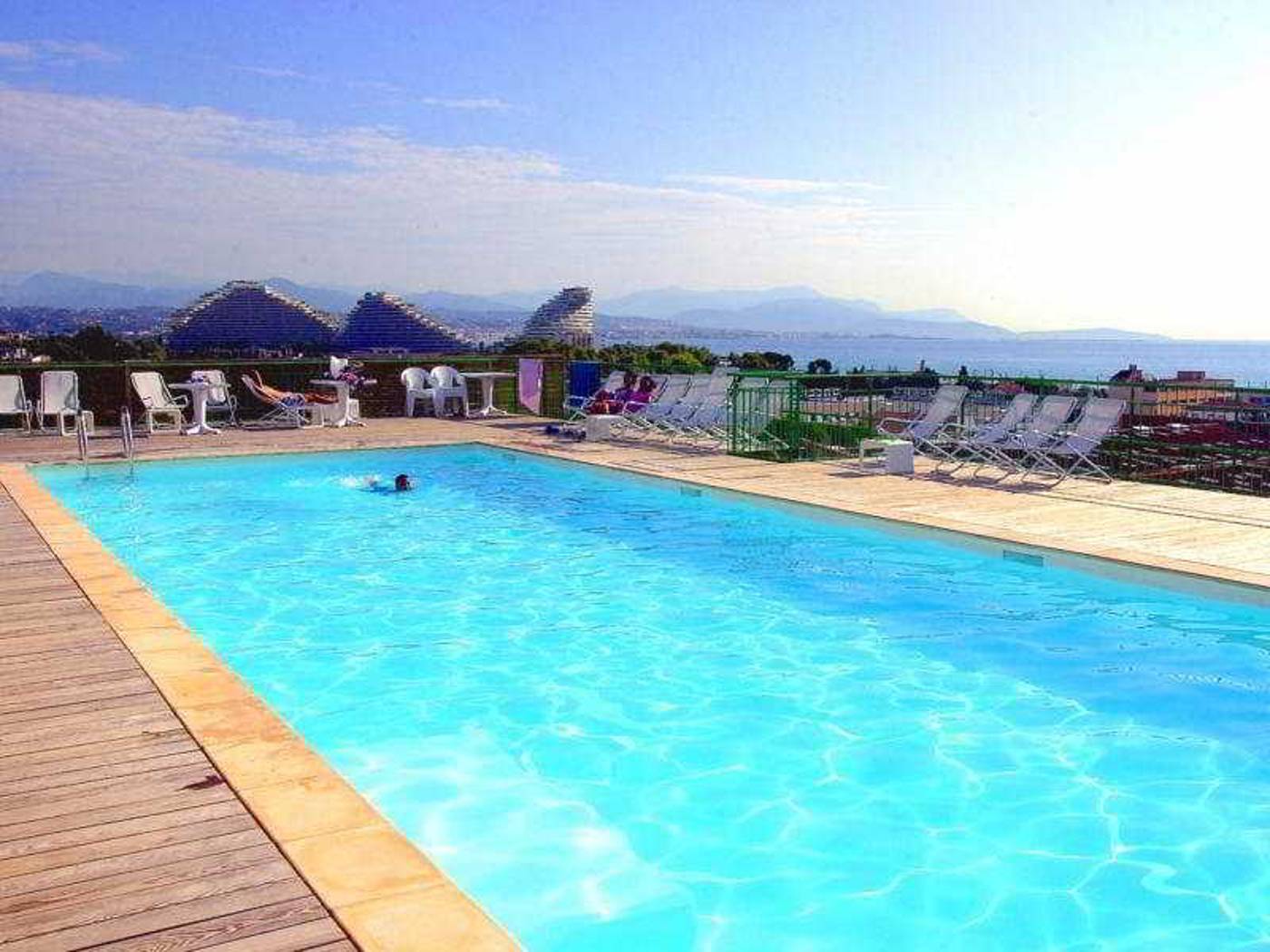 Inter-Hotel-Sea-Side-Park-Pool-4
