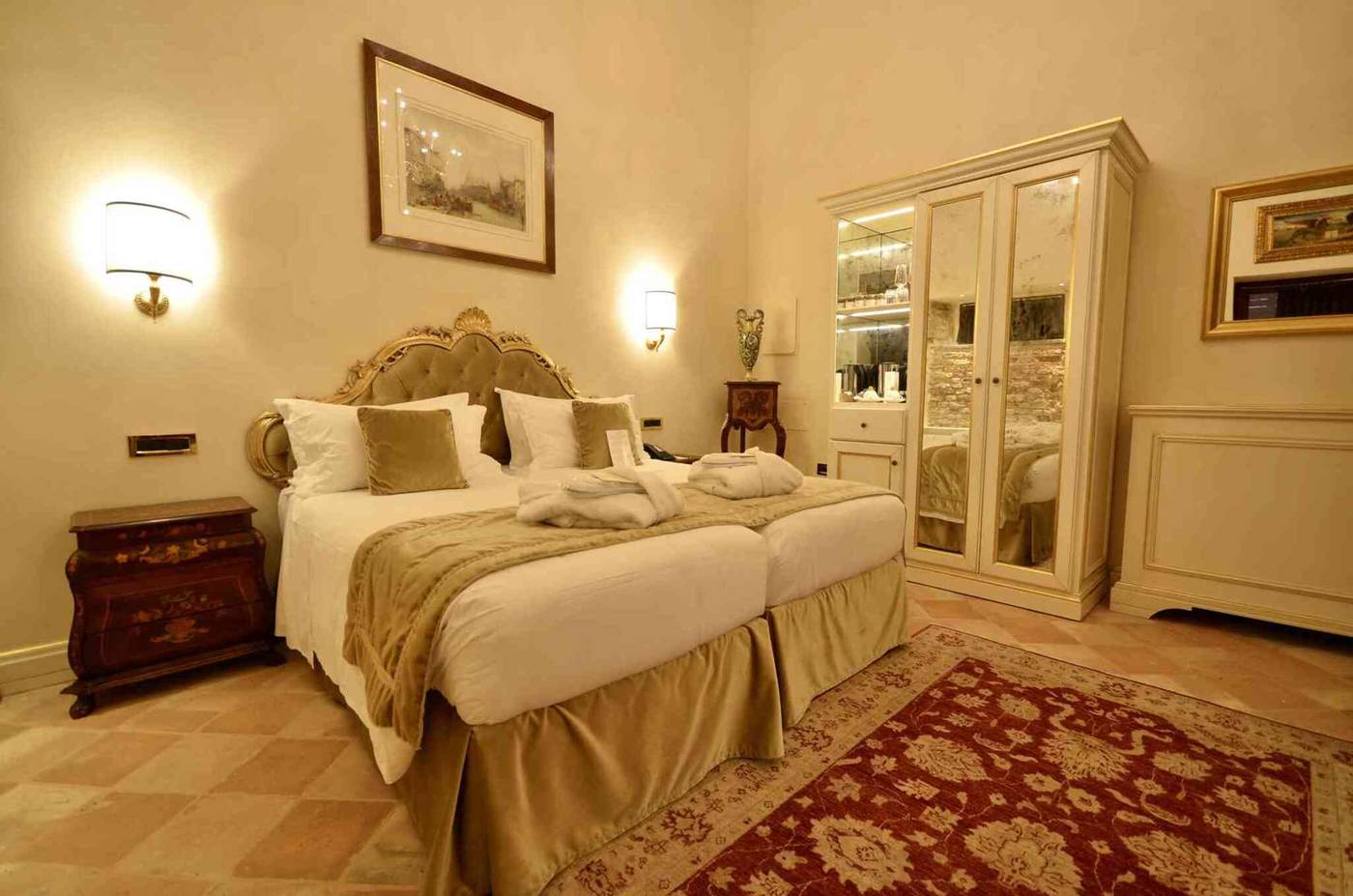 Nani-Mocenigo-Palace-Room-43