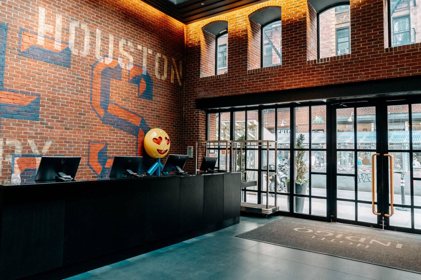 Hotel-Indigo-Lower-East-Side-New-York-Lobby-24