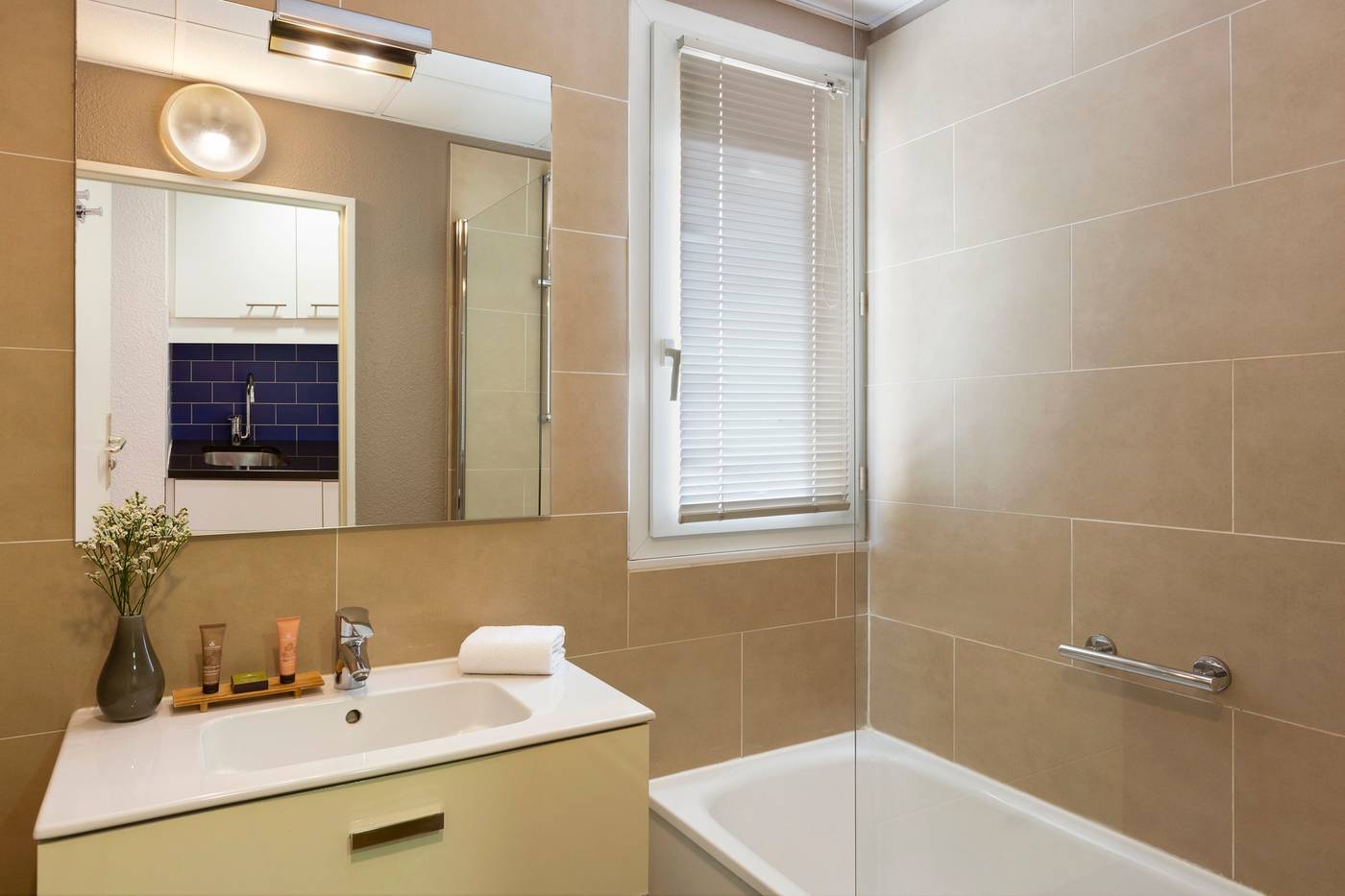 Citadines-Croisette-Cannes-Room-11