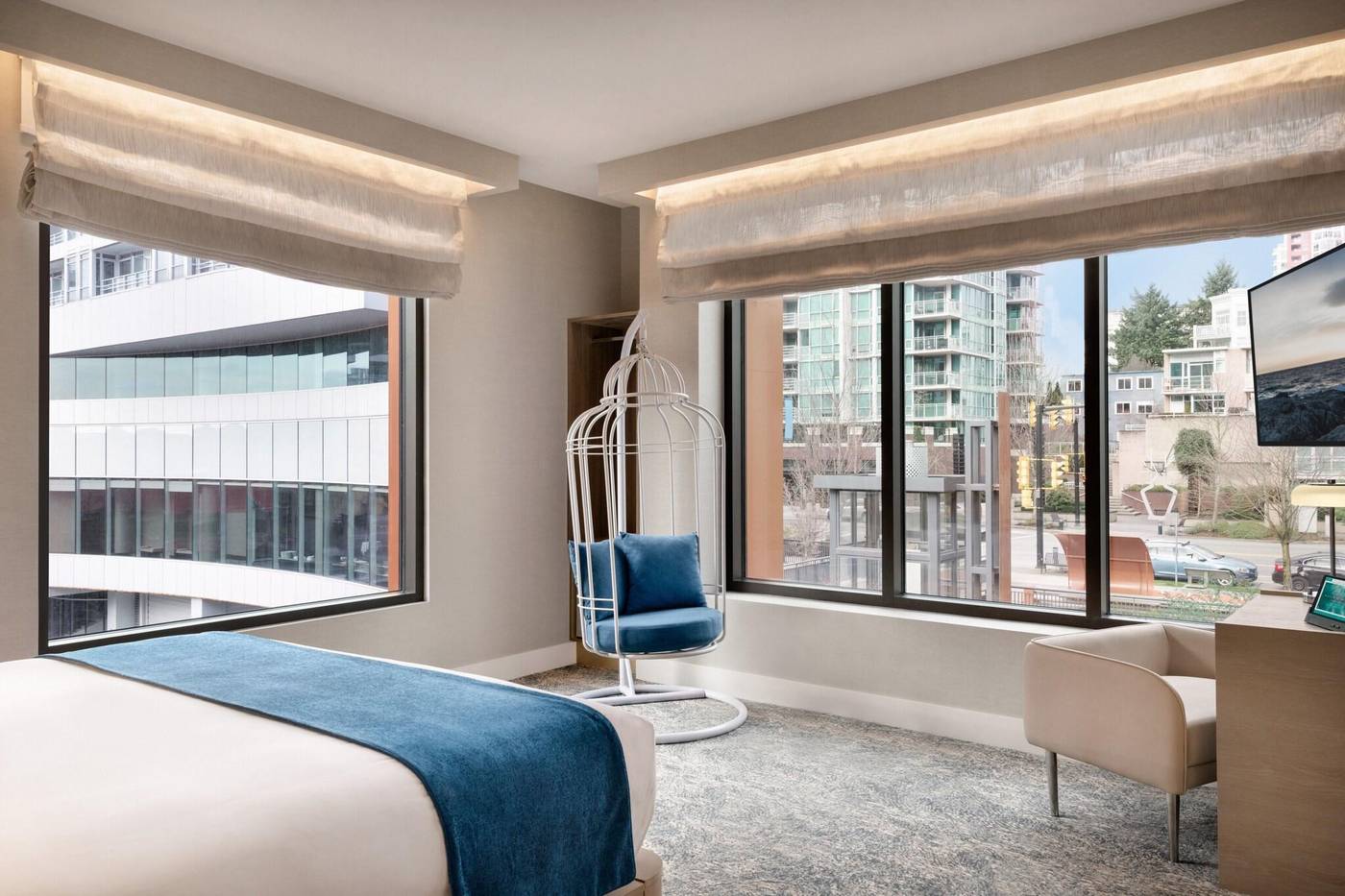 Seaside-Hotel-North-Vancouver-Room-9