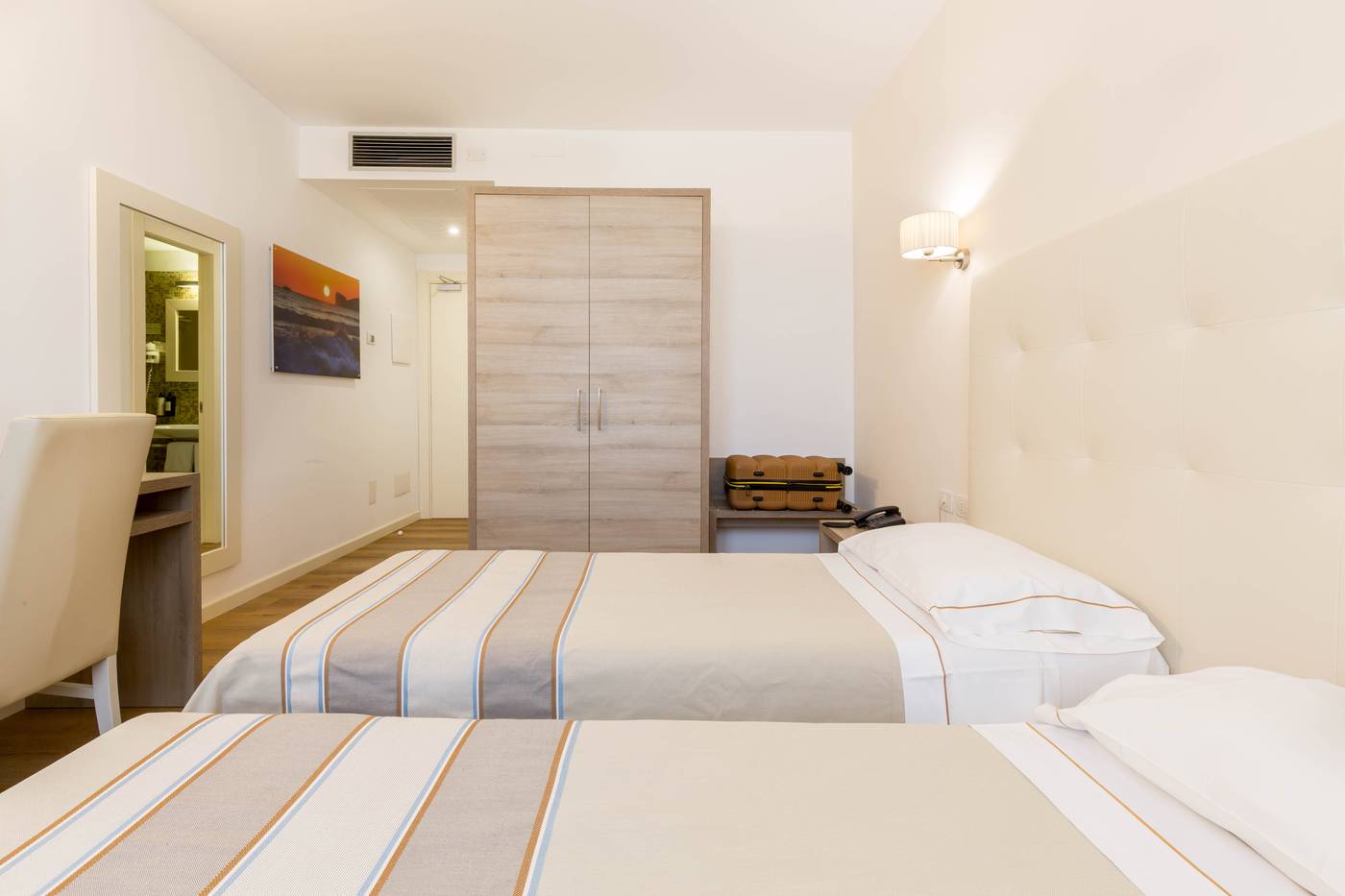 Hotel-Catalunya-Room-22