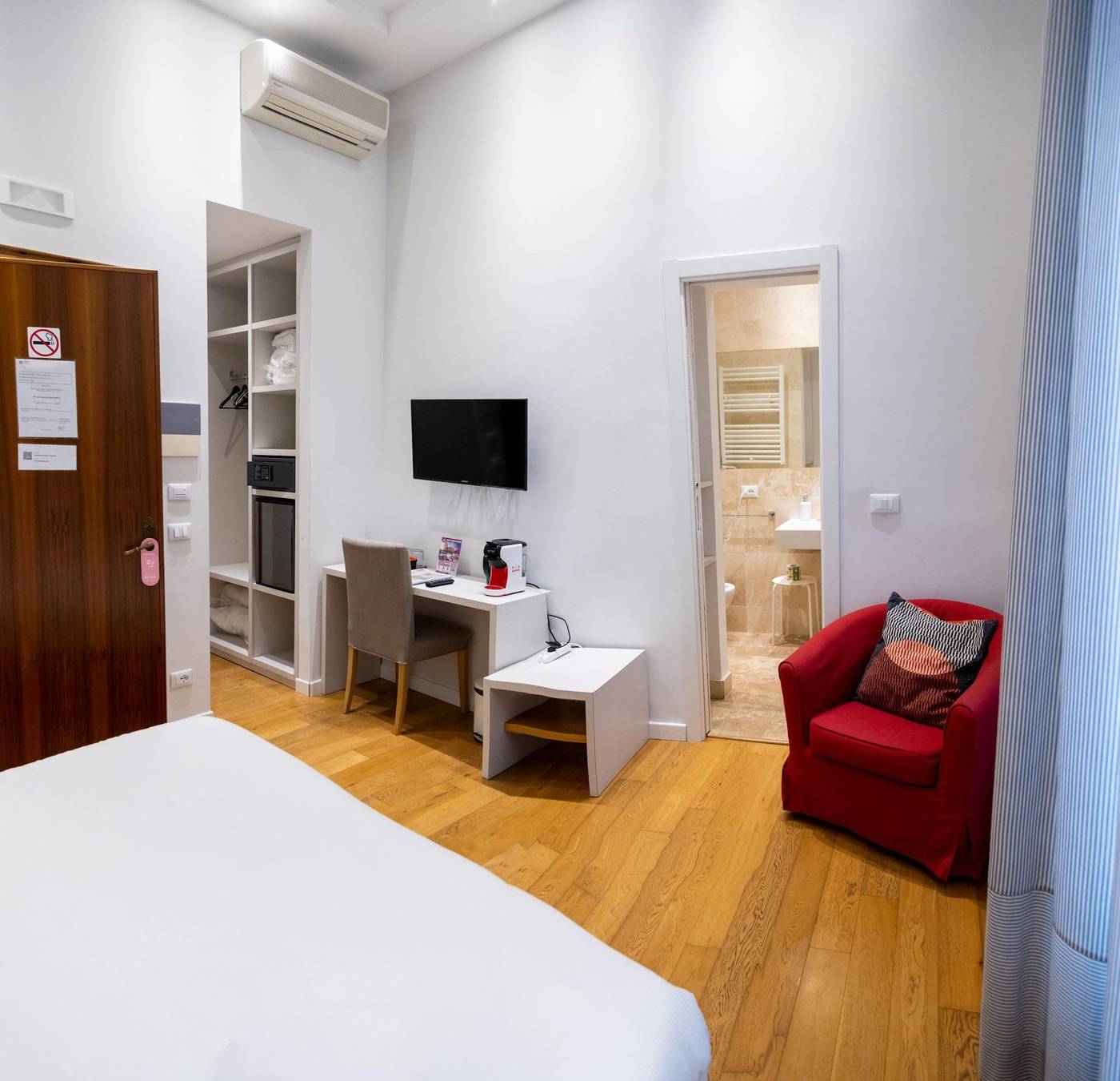 Sofia-s-Suites-Guesthouse-Room-9