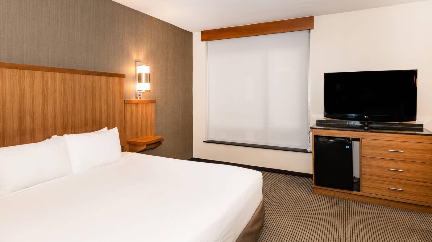 Hyatt-Place-New-York-Midtown-South-Room-17