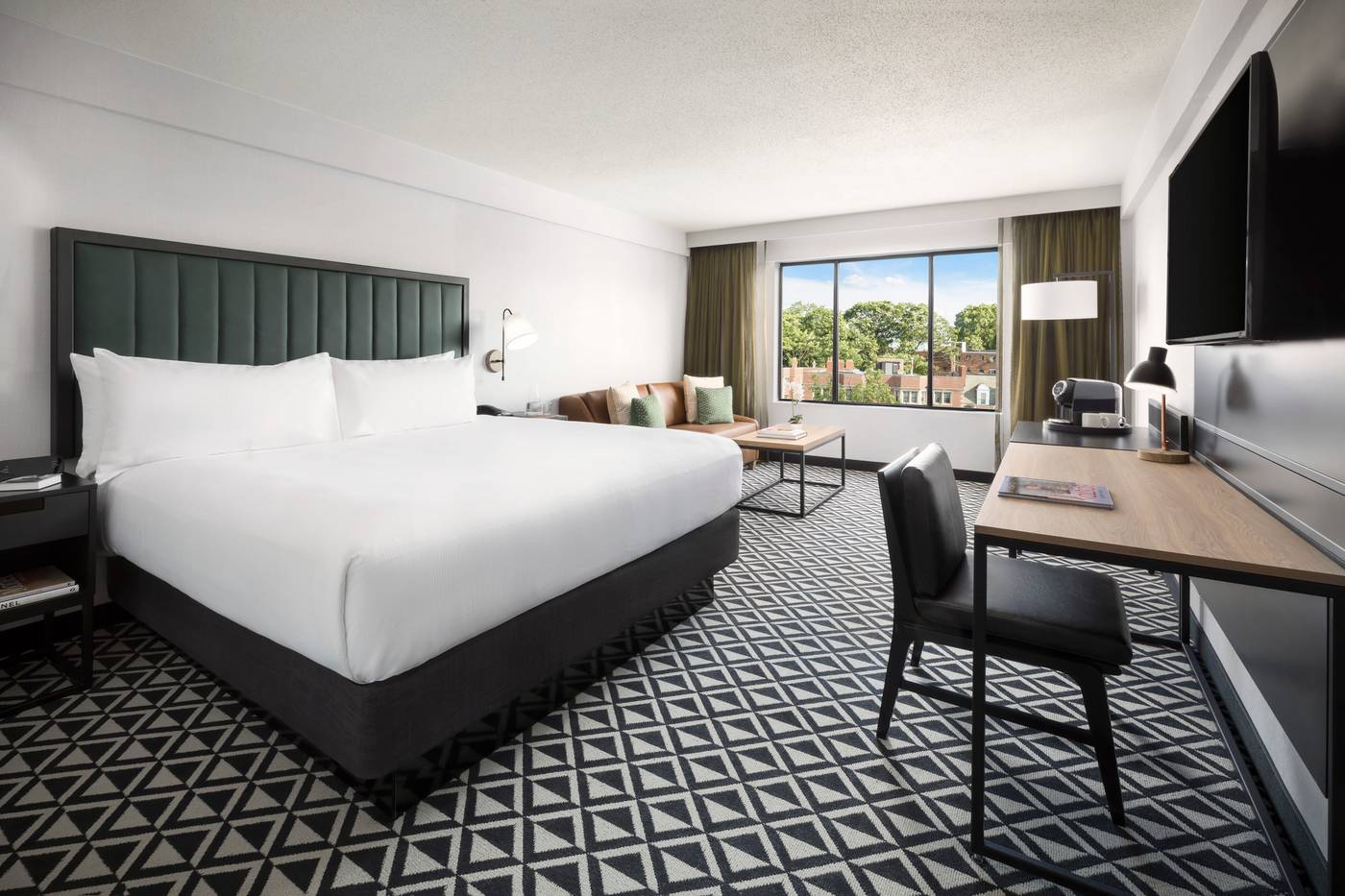 The-Arcadian-powered-by-Sonder-Room-12