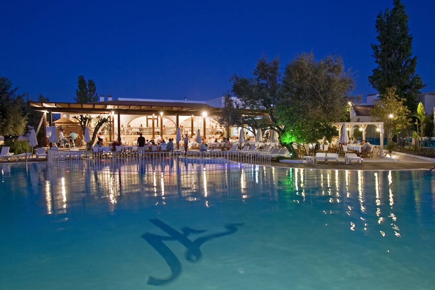 Lydia-Maris-Pool-7