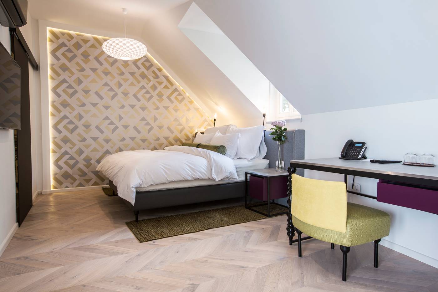 Maison-Bistro---Hotel-Room-9