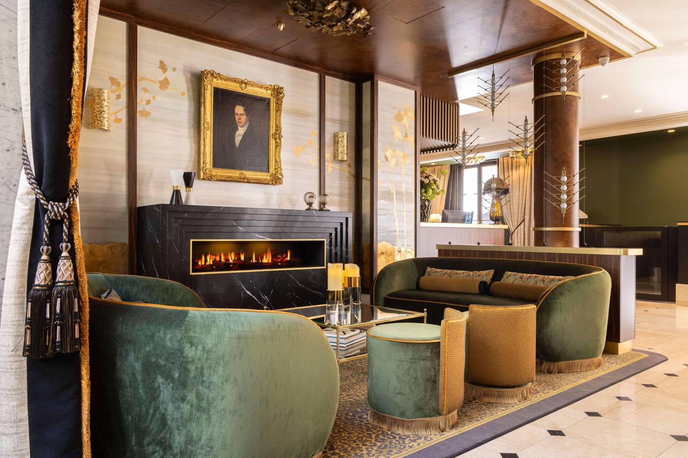 Hotel-Lord-Byron-Lobby-14