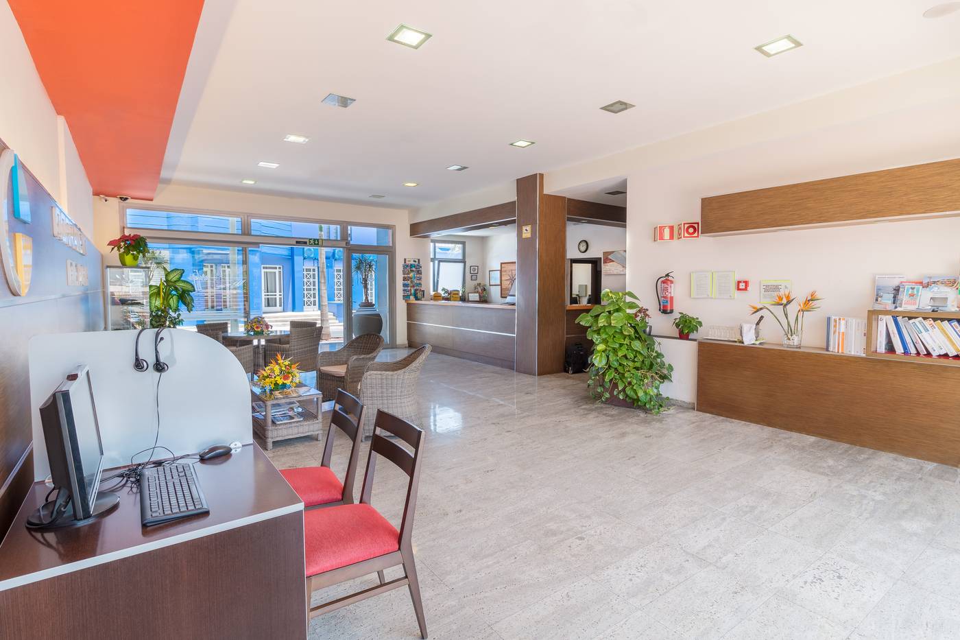 Hotel-LIVVO-Corralejo-Beach-Lobby-62