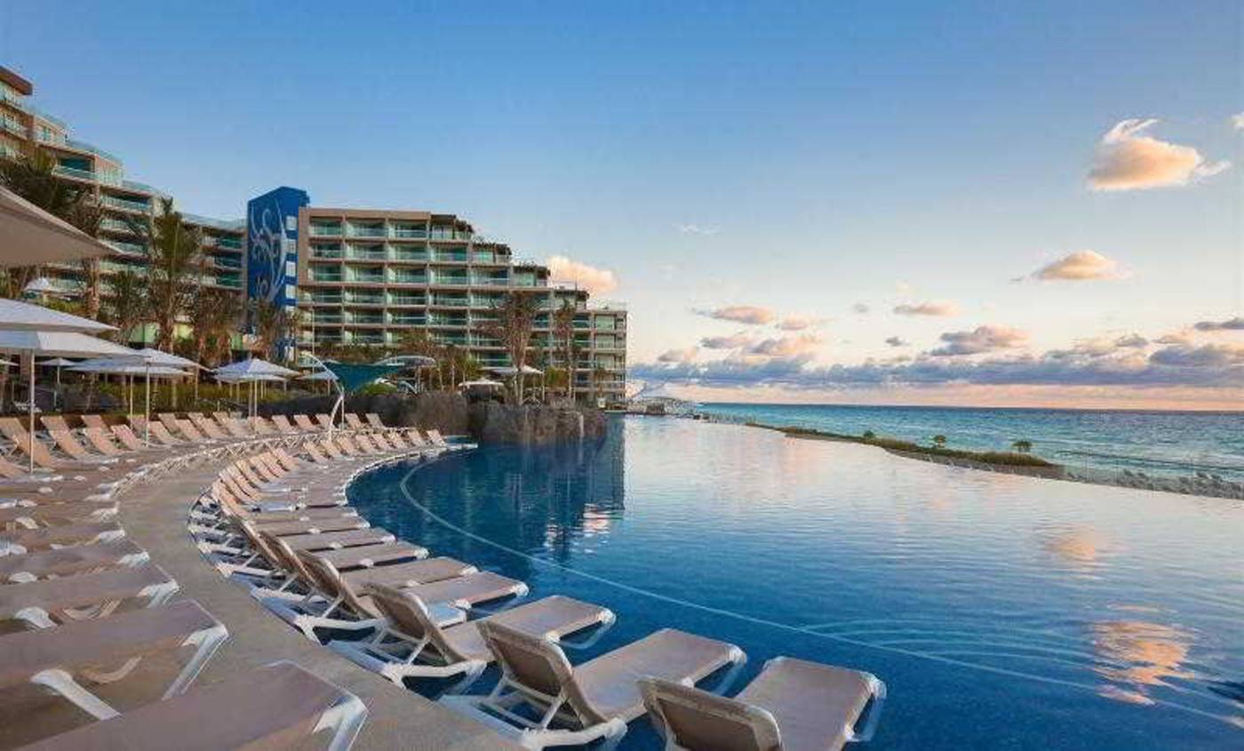 Hard-Rock-Hotel-Cancun-Pool-9