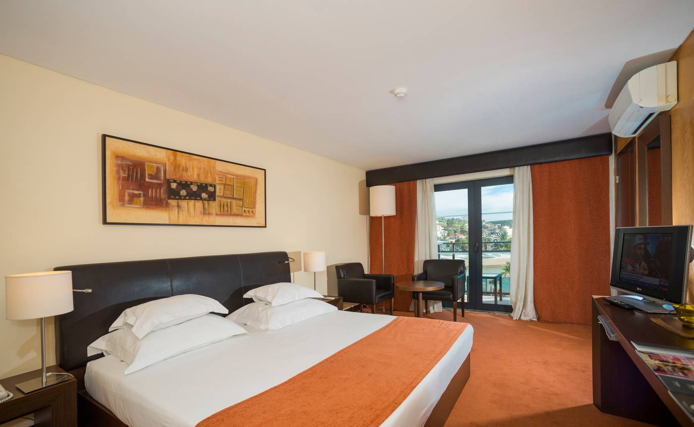 Hotel-Vila-Gale-Santa-Cruz-Room-8