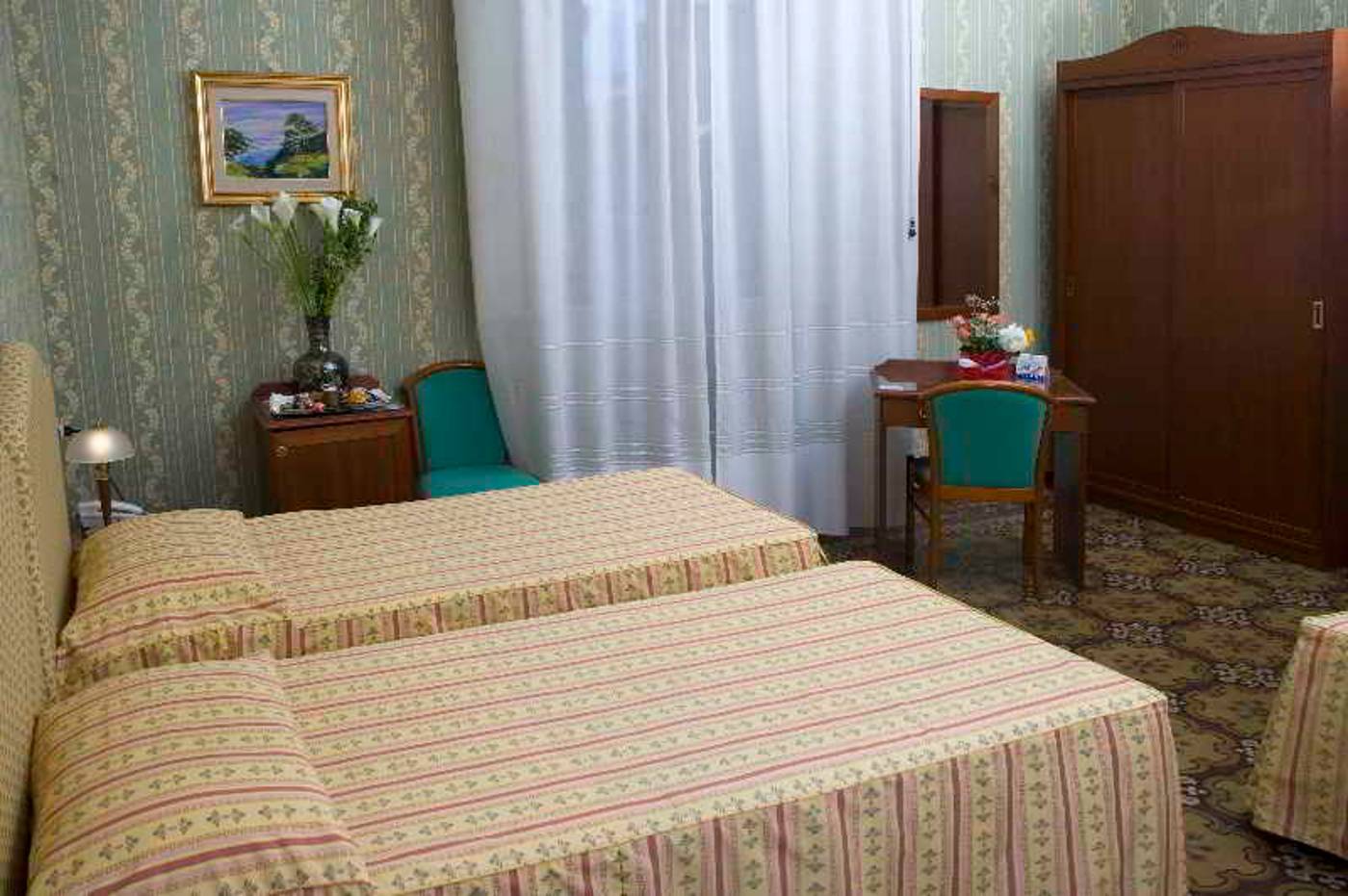 Hotel-Beatrice-Room-12