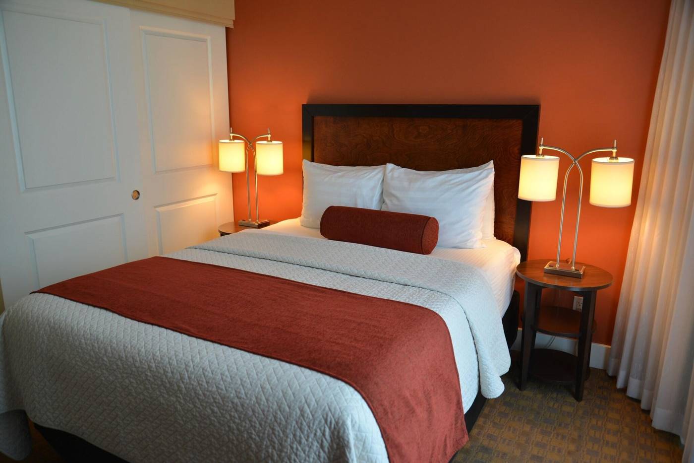 Rosedale-On-Robson-Suites-Hotel-Room-32