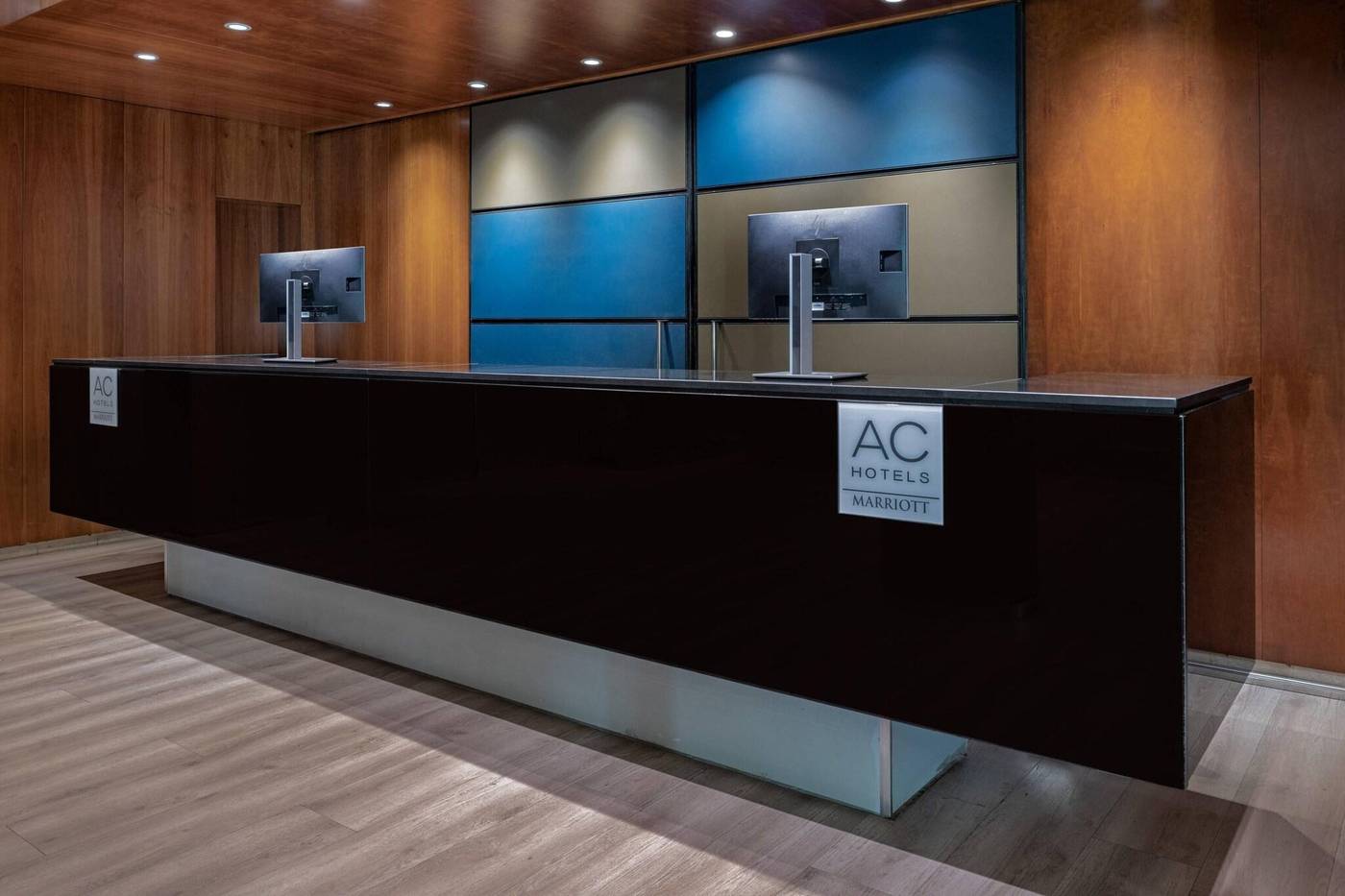 AC-La-Linea-Lobby-53