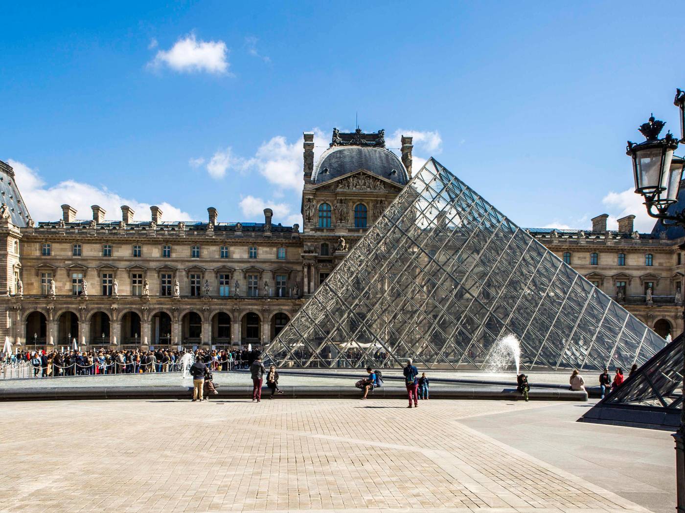 Mercure-Paris-Opera-Faubourg-Montmartre-Sports-and-Entertainment-44