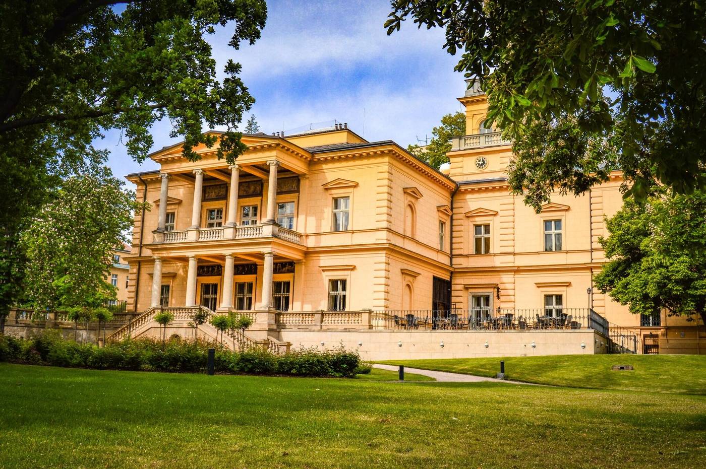 Vila-Lanna-General-view-1