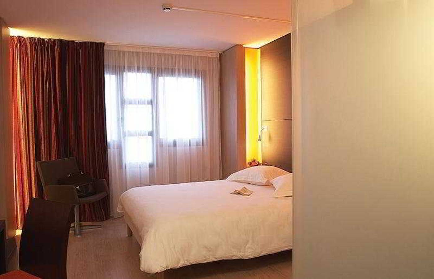 Oceania Nantes-France-BOUGUENAIS-Room-9