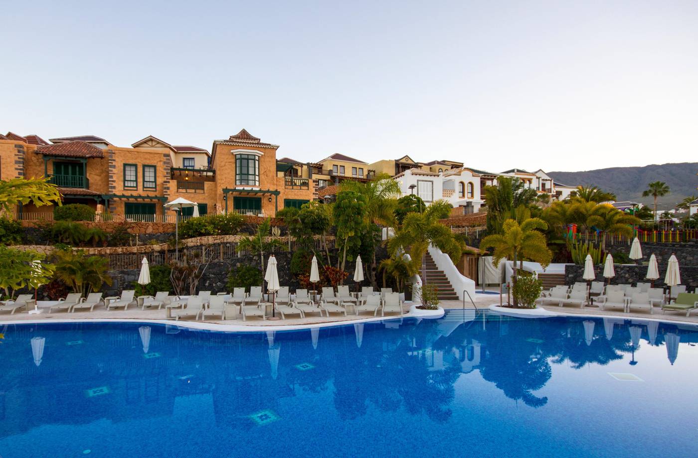 Hotel-Suite-Villa-Mar----a-General-view-3