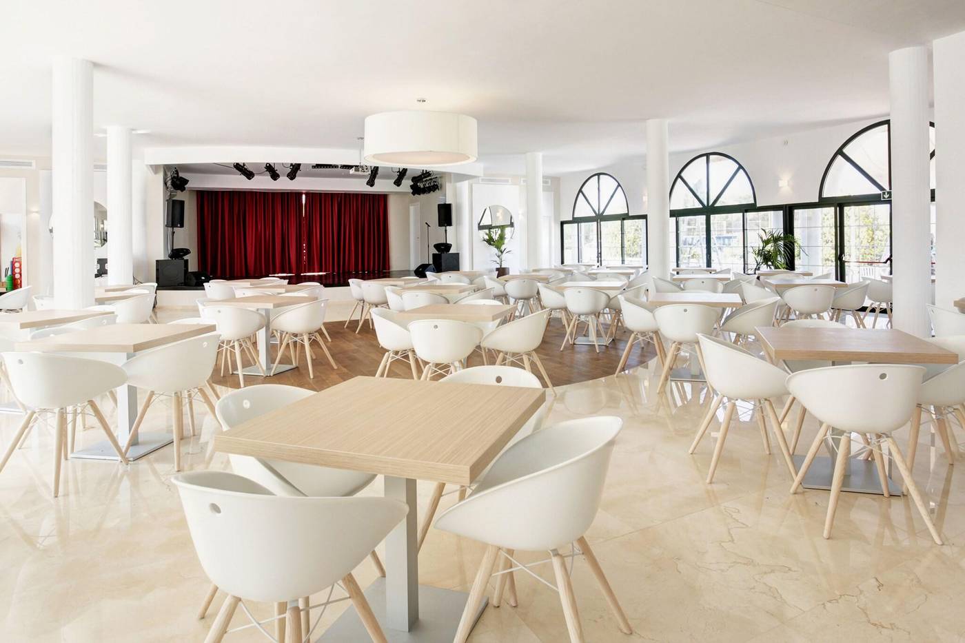 Grupotel-Mar-de-Menorca-Sports-and-Entertainment-42