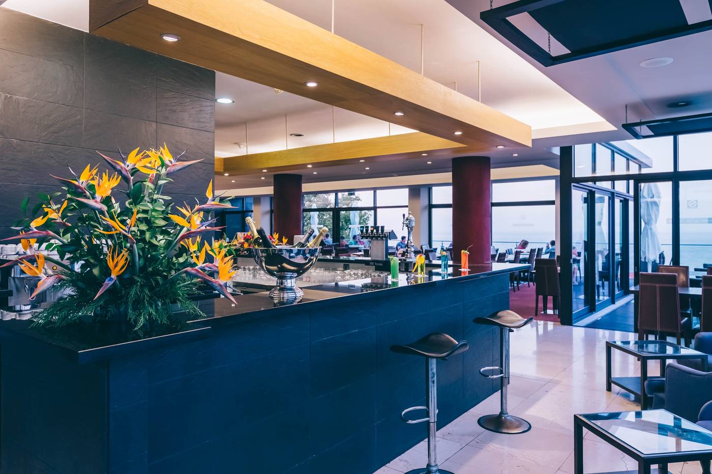 Muthu-Raga-Madeira-Hotel-Bar-43