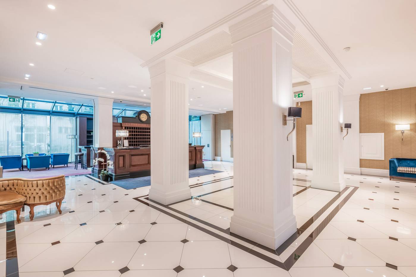 Eurostars-Danube-Budapest-Lobby-11