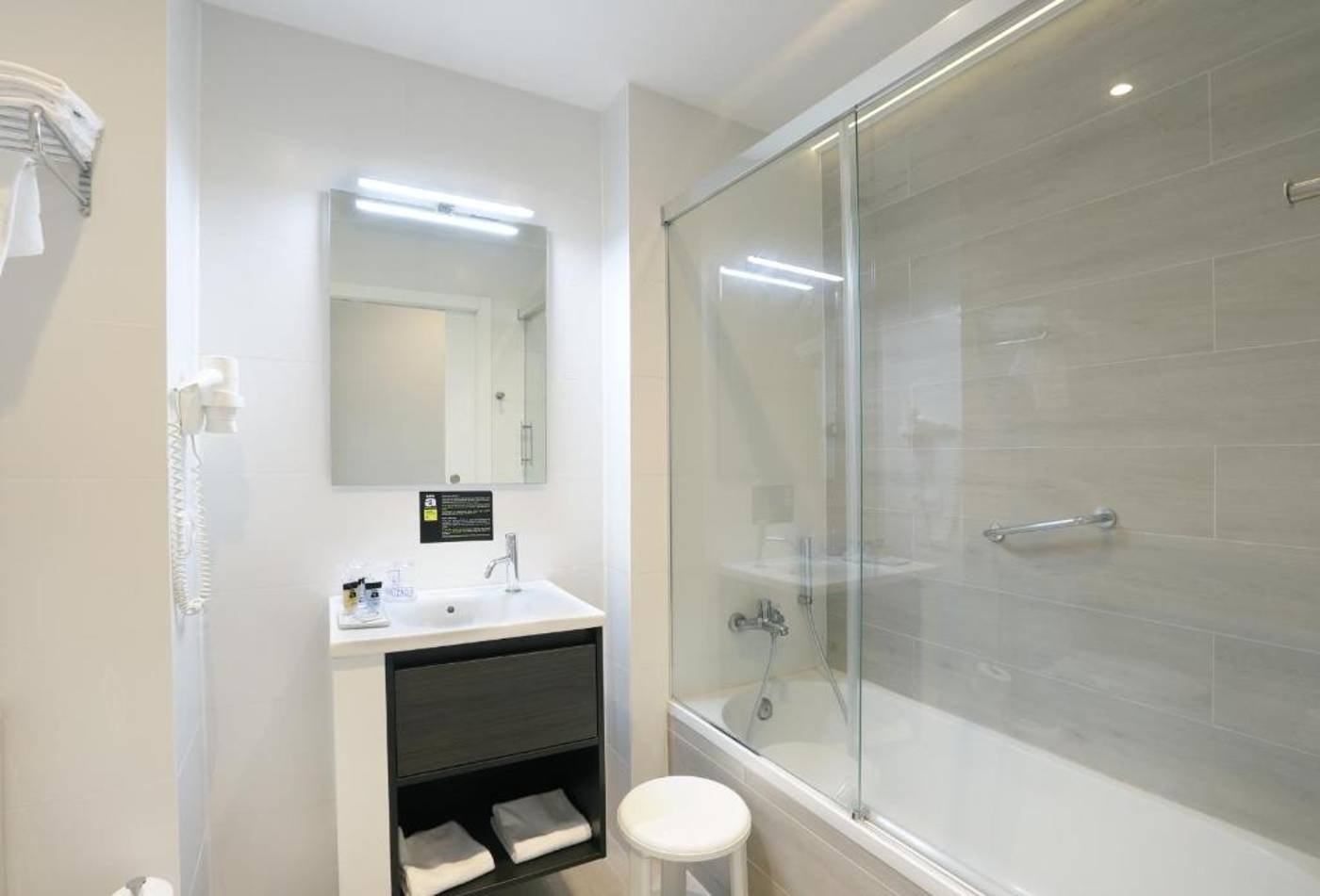 Alameda-Hotel-Room-21