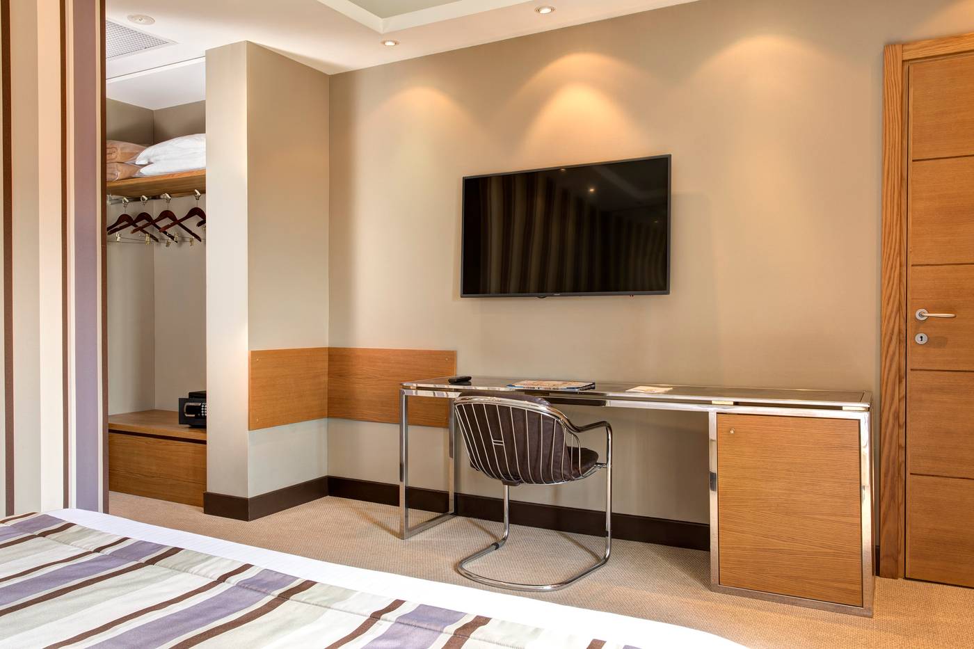 Marcella-Royal-Rooftop-Garden-Room-26