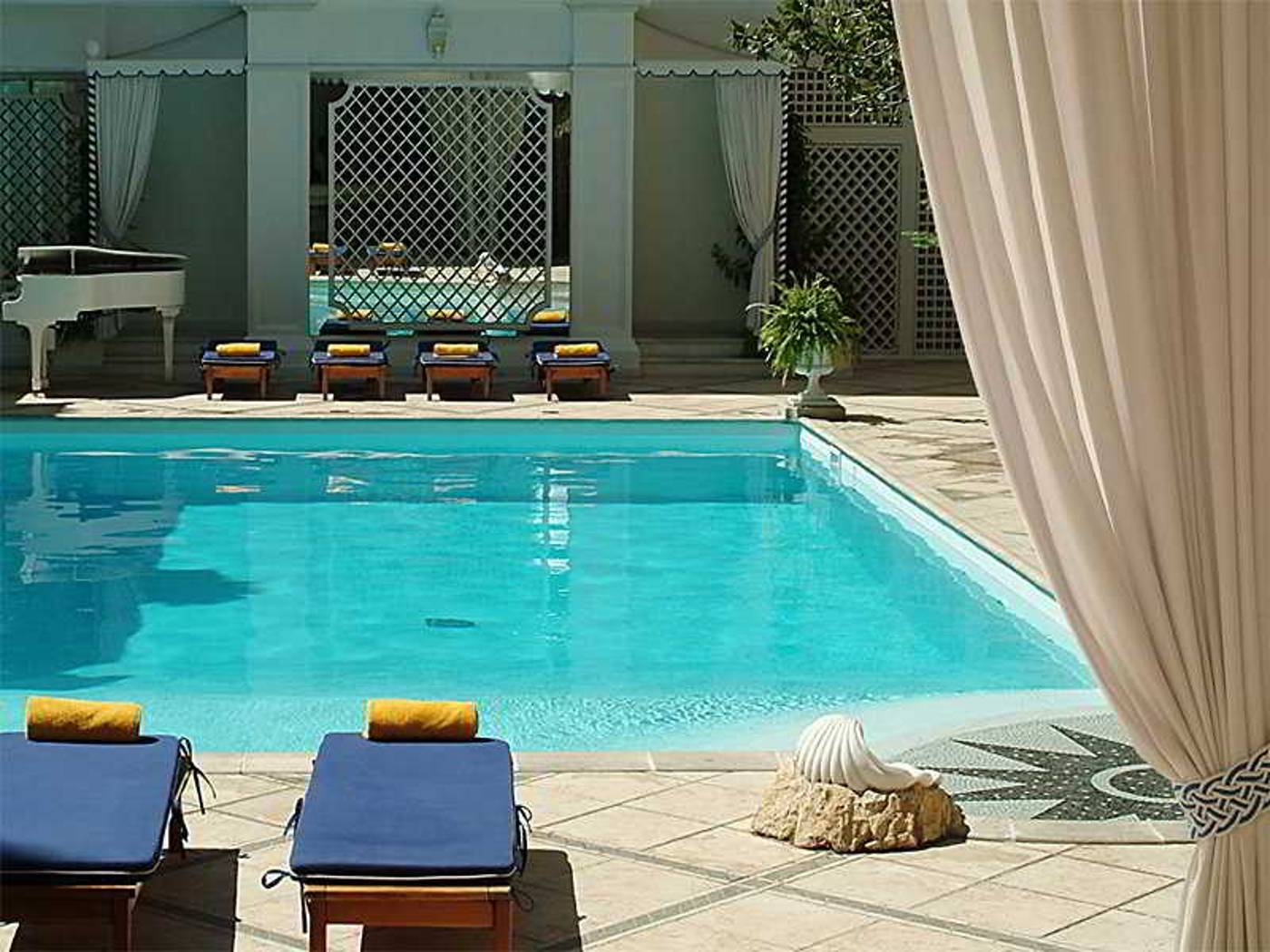 Royal-Olympic-Hotel-Pool-44