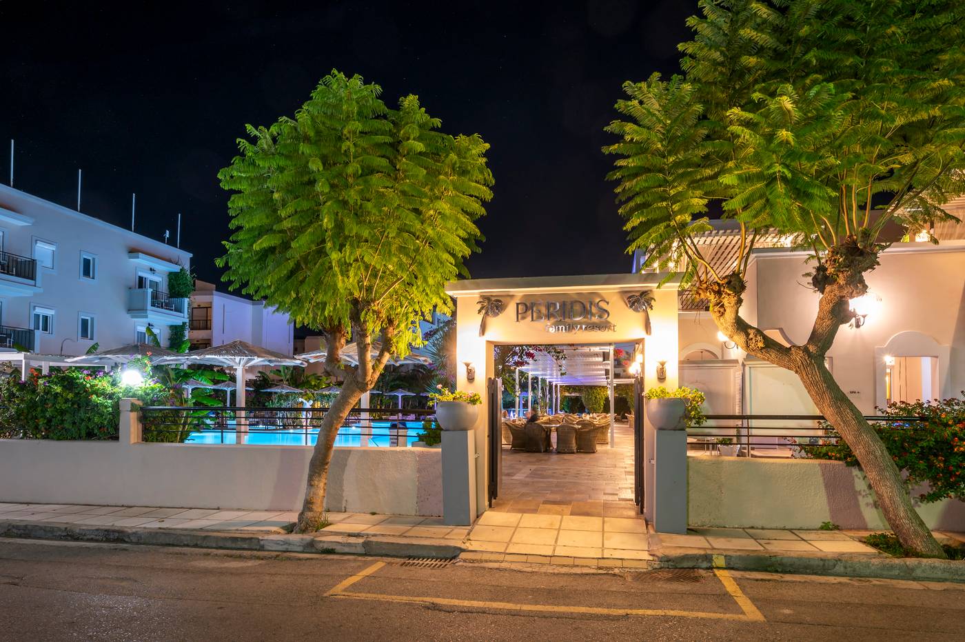 Peridis-Family-Resort-Restaurant-18