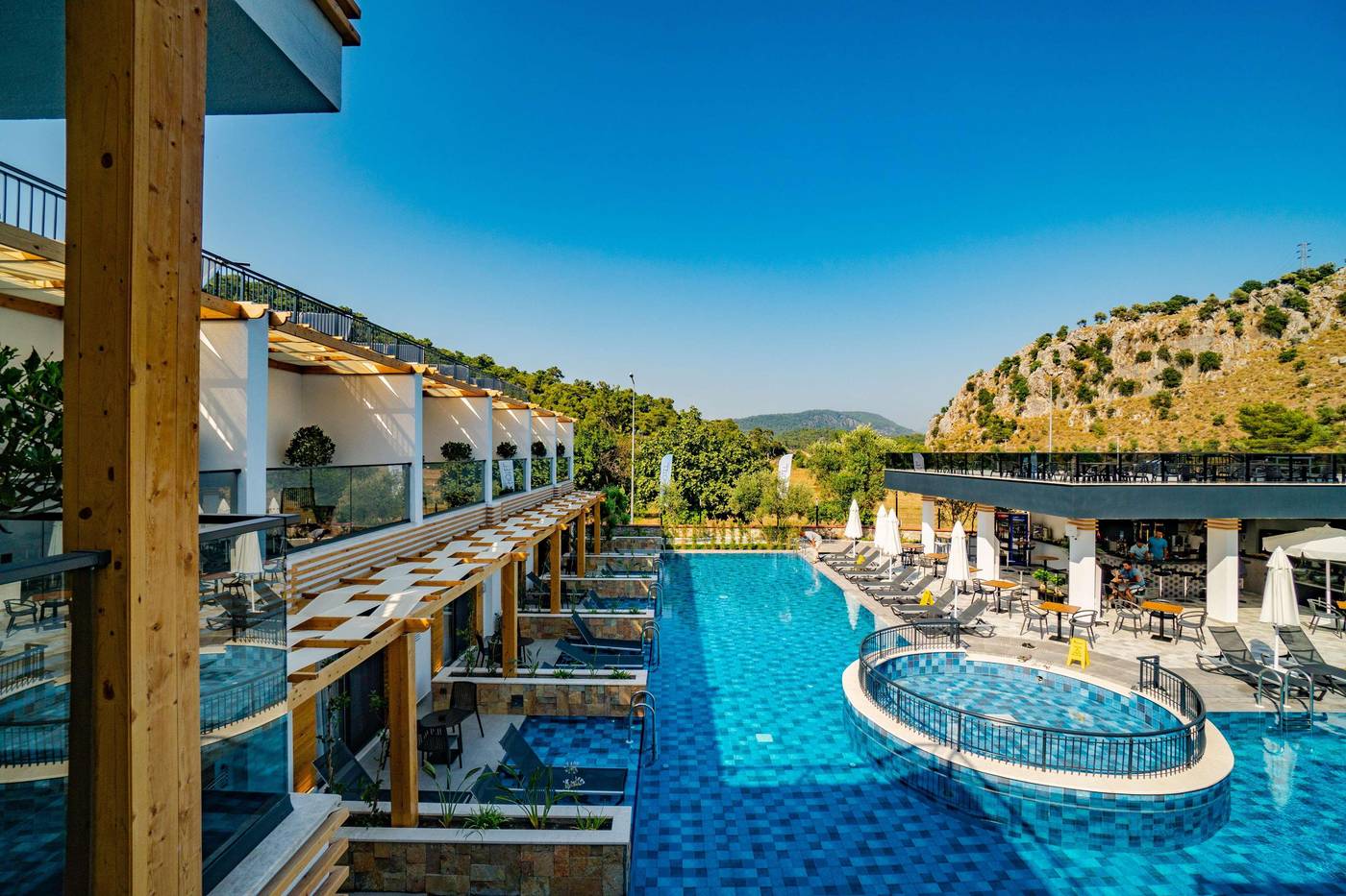 L-Hotel-Sarigerme-Pool-18