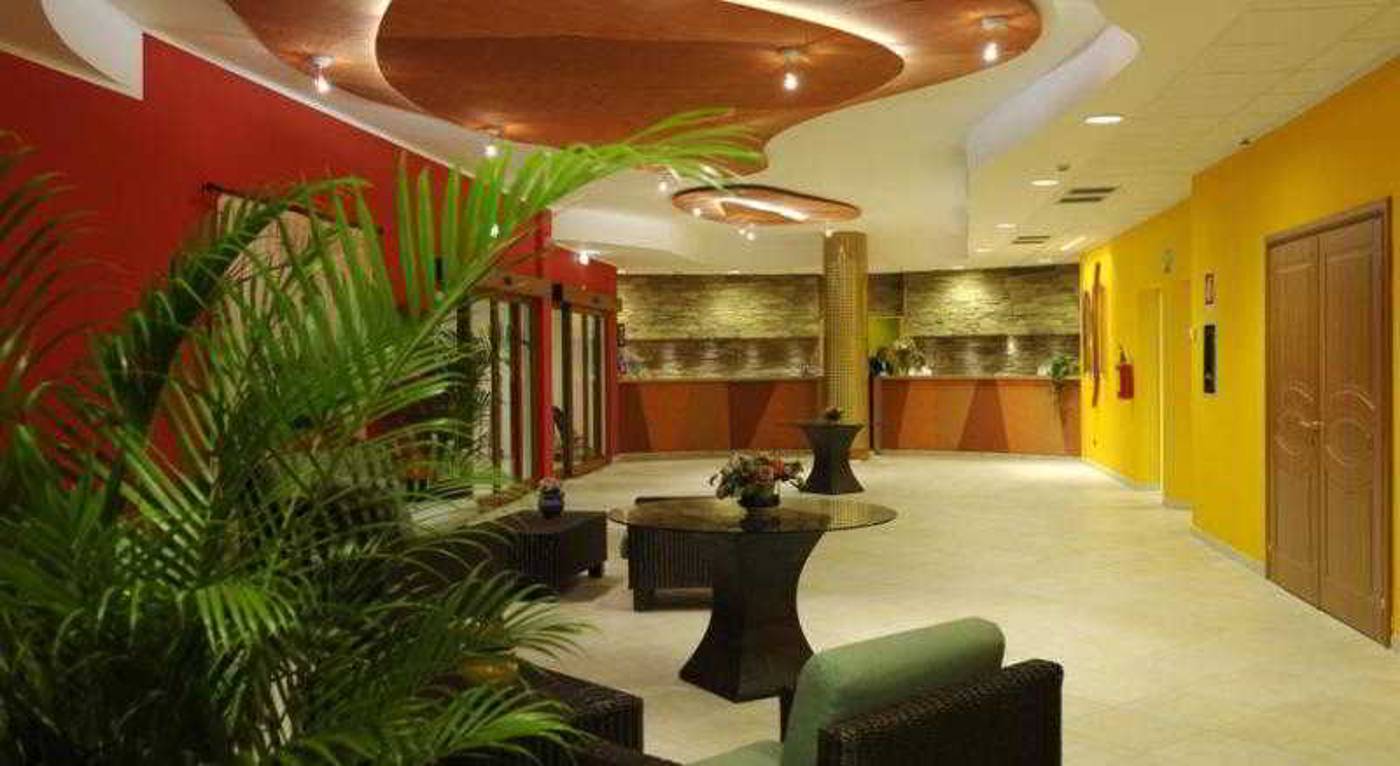 Blu-hotel-Morisco-Lobby-60