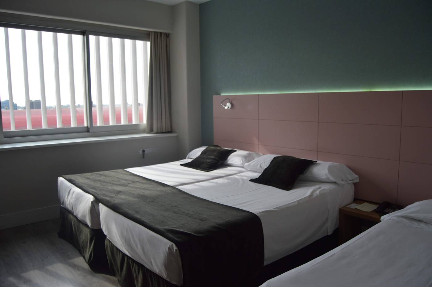 Weare-Chamartin-Room-36