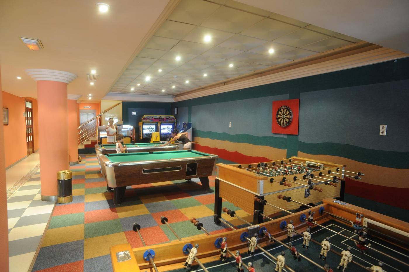 Alone-Sports-and-Entertainment-22