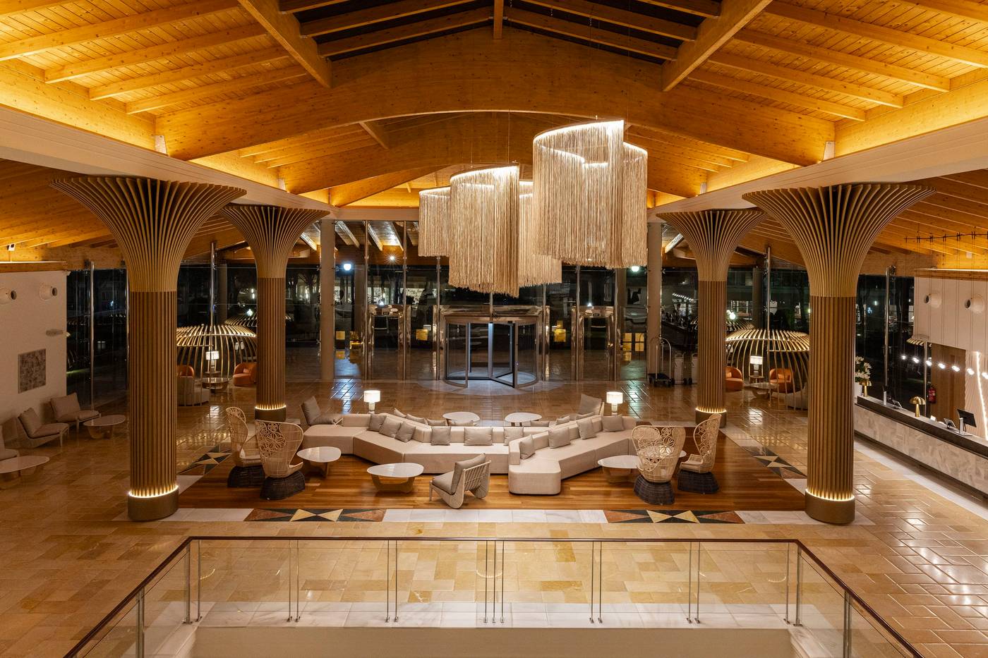 Hipotels-Barrosa-Palace-Lobby-55