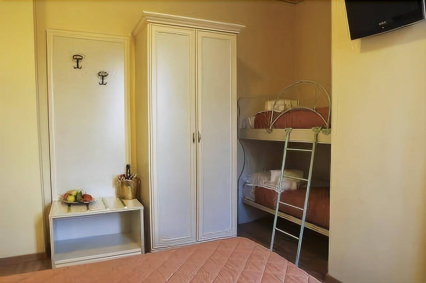 Il Monte-Italy-MONTE SAN SAVINO-Room-6