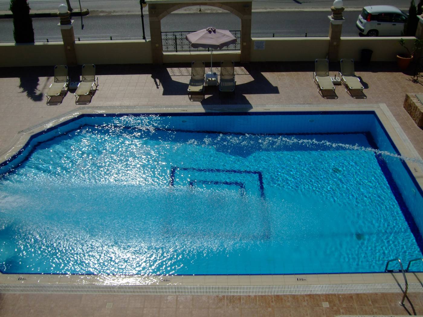 Antonios-Hotel-Pool-11