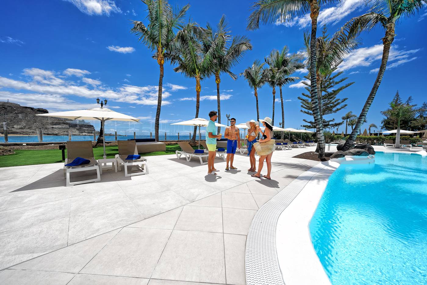 Labranda-Costa-Mog--n-Pool-11