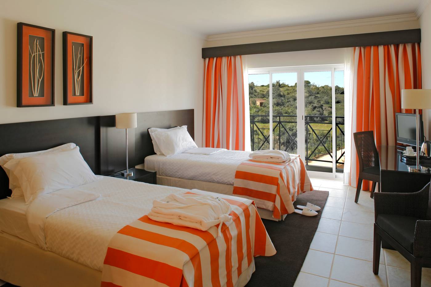Vale-D-Oliveiras-Quinta-Resort-And-Spa-Room-29